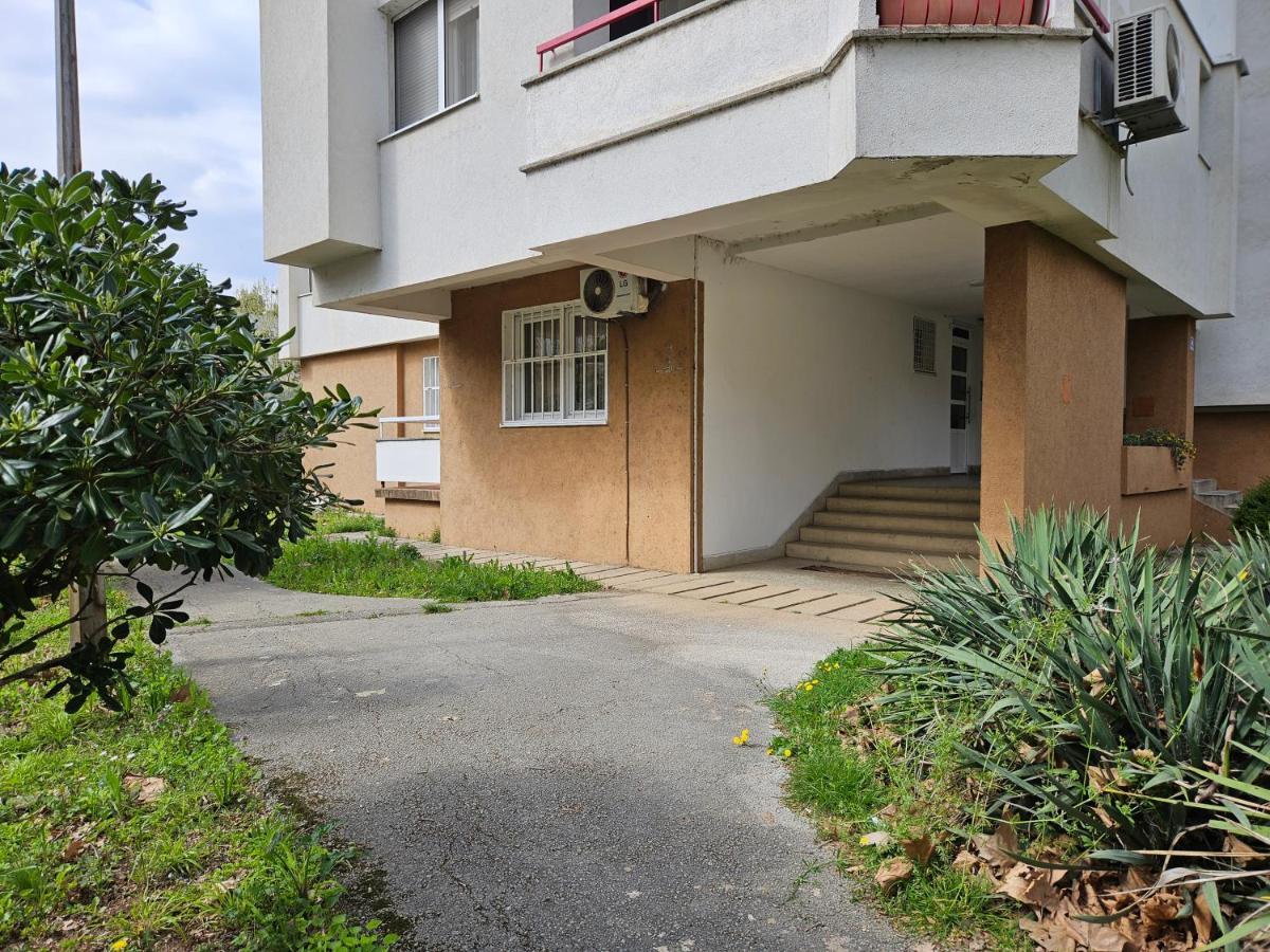 City Mid Mostar Apartment Екстериор снимка