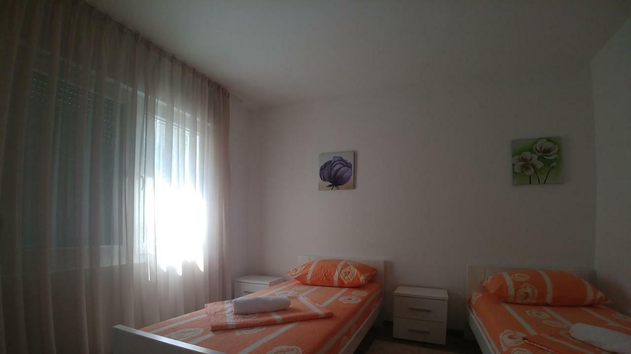 City Mid Mostar Apartment Екстериор снимка